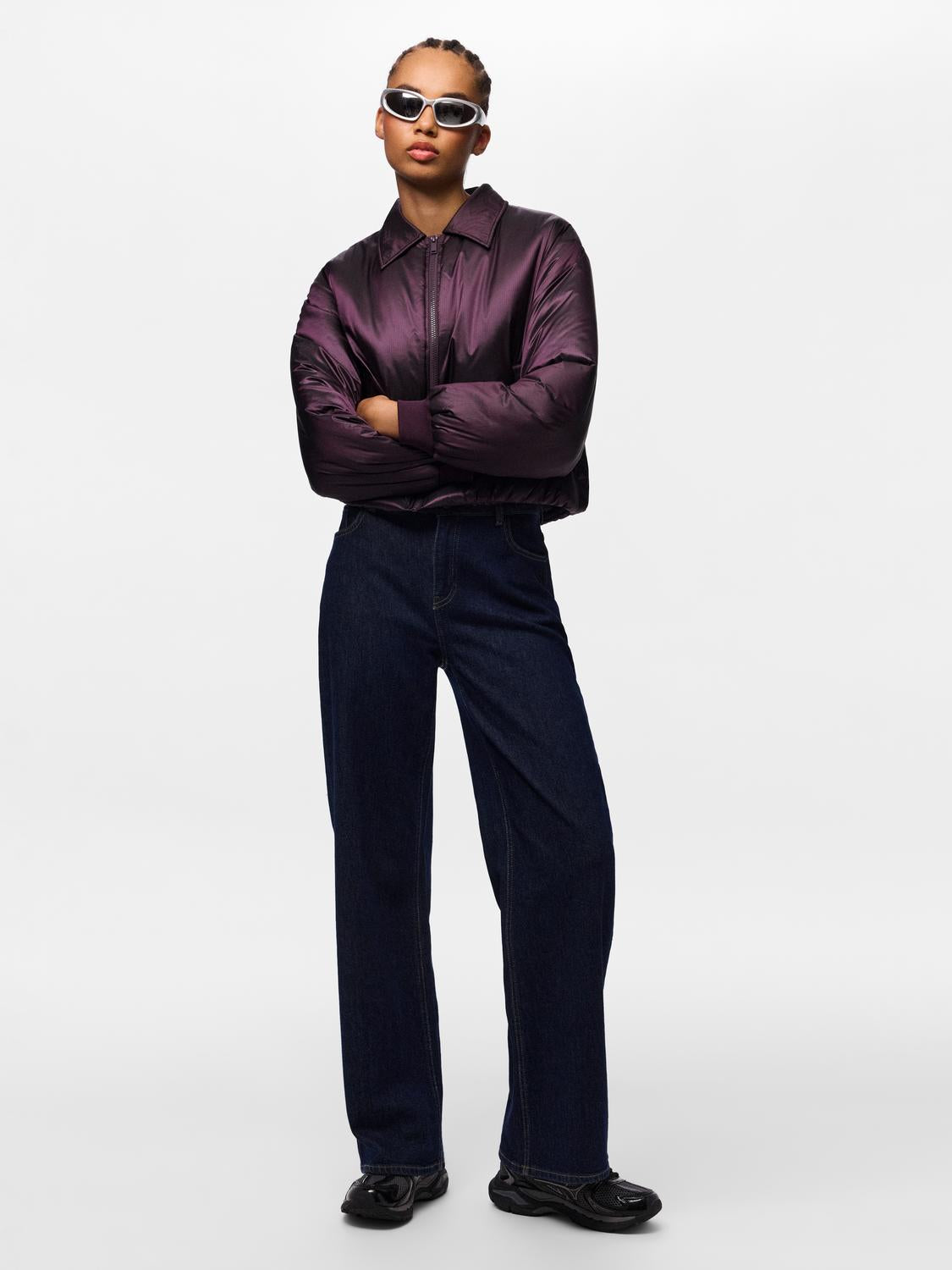 model_shot-front